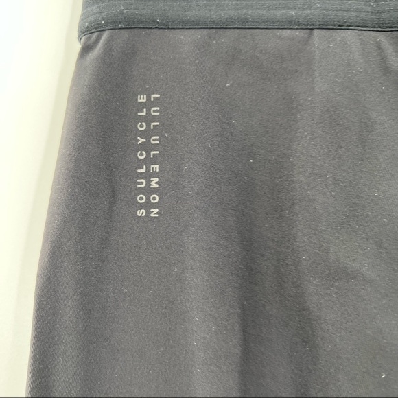 LULULEMON X soulcycle ride & reflect tight 28” size 4 - Picture 8 of 13